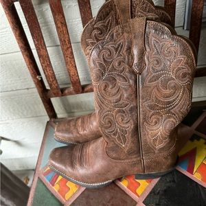 Ariat women’s 8.5 boots